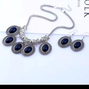 Necklace earring set.